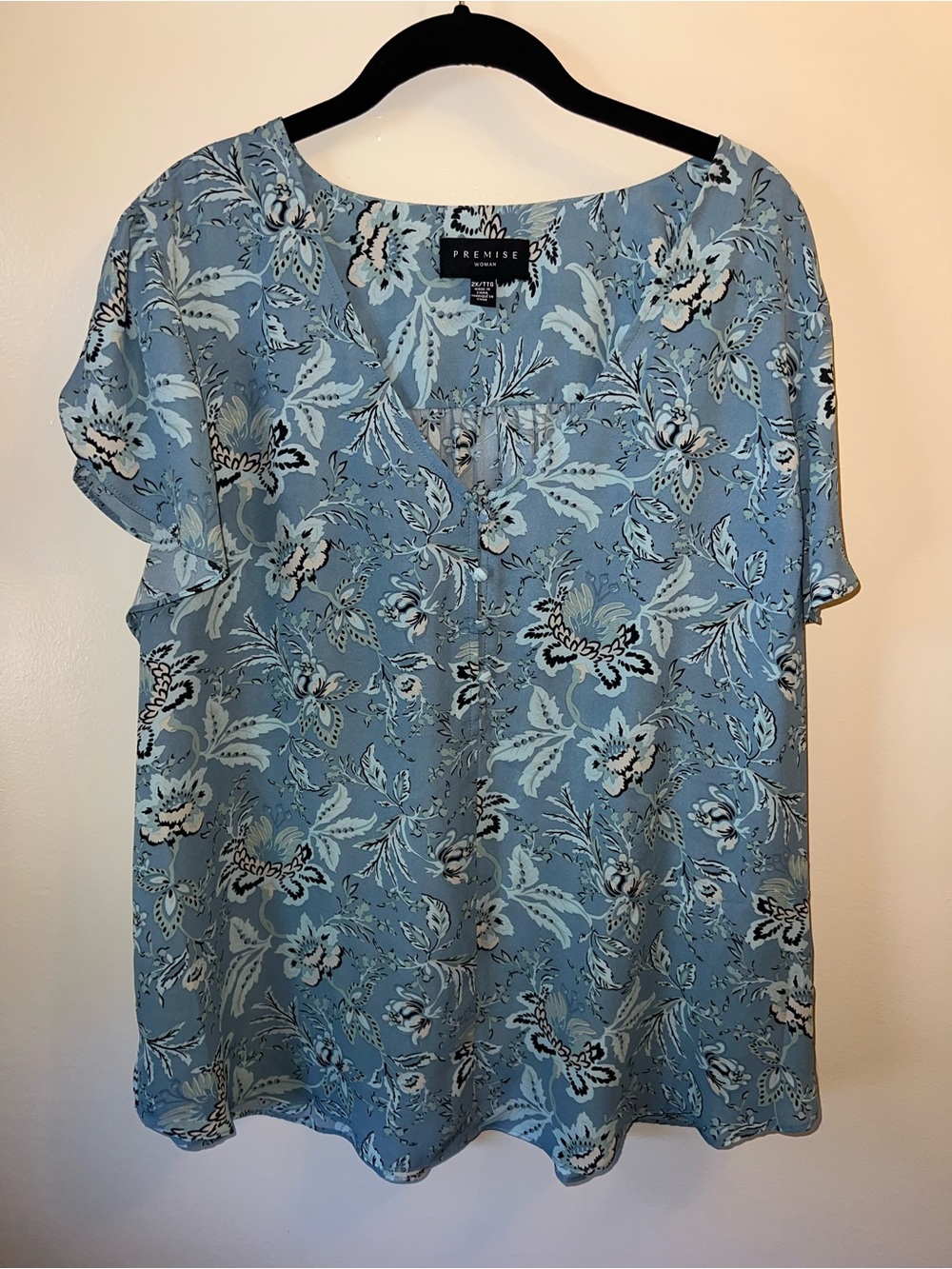 #188 Premise Light Blue Floral V-Neck Short Sleeve Blouse